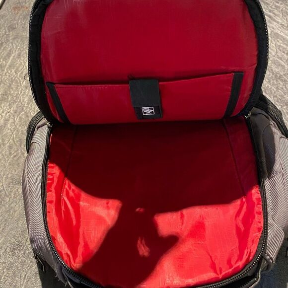 Ogio Backpack Gambit Pack Back/Silver - Picture 11 of 11